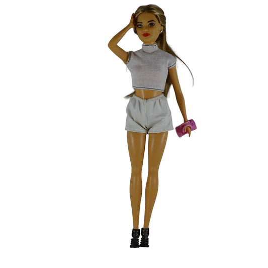 Barbie vintage de 1980 dans sa tenue blanche et talons noir d'occasion MATTEL - Dès 3 ans | Lutin Vert